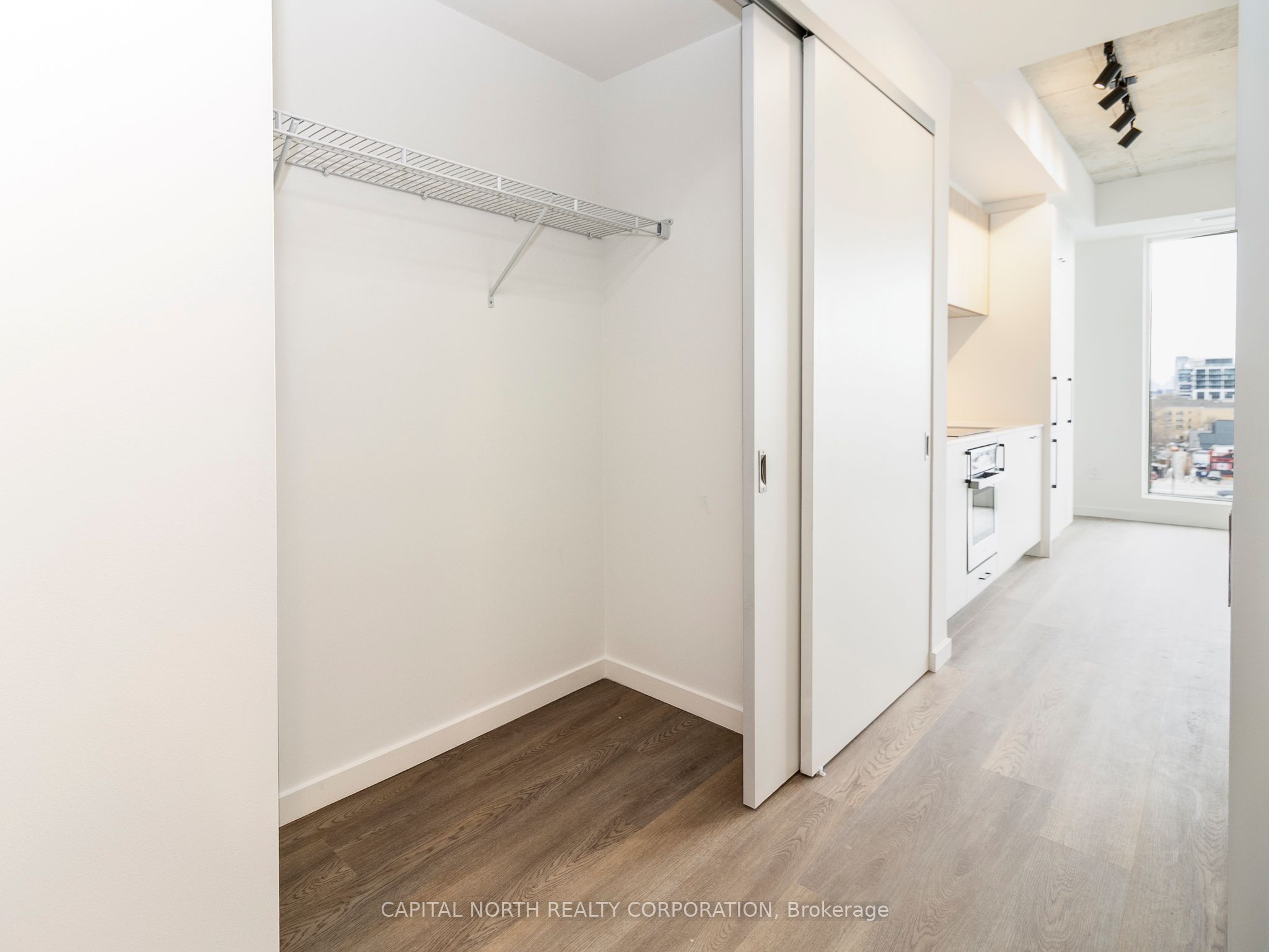 Additional image 4 of 709-689 The Queensway N/a, Toronto, ON, M8Y 0C8