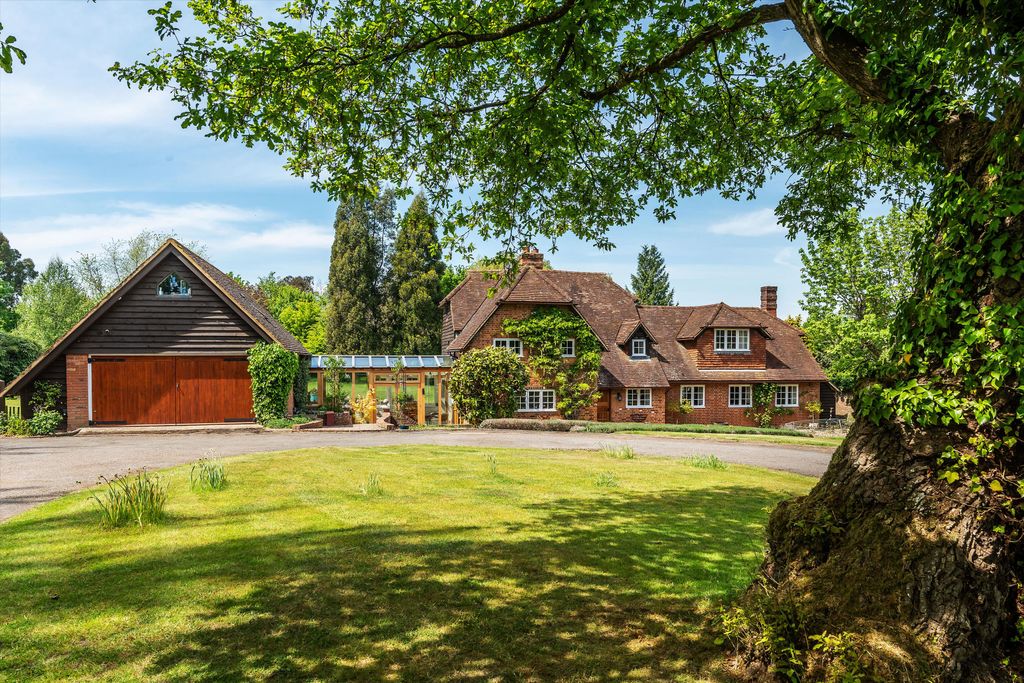 5 bed farm for saleBlanchards Hill, Sutton Green, Guildford, Surrey GU4