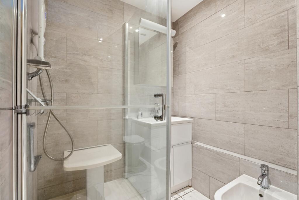 Additional image 9 of Taylor Close, St. Albans, Hertfordshire, AL4