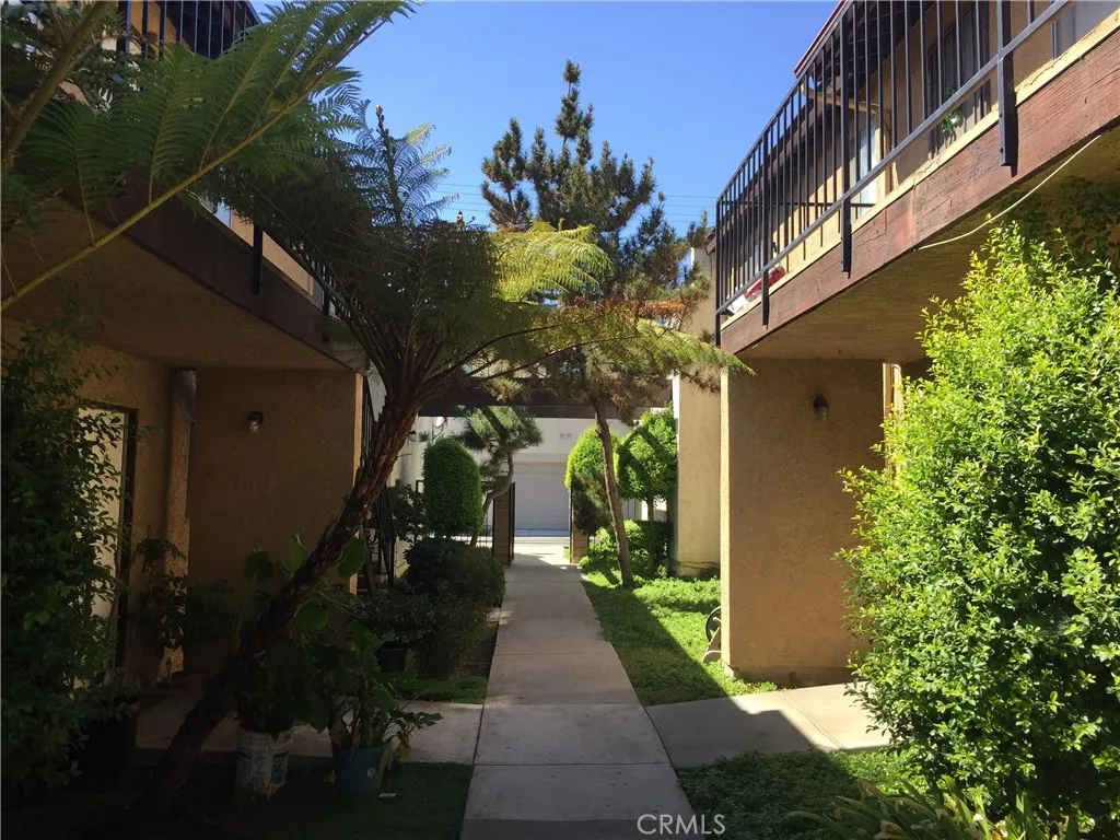 Additional image 2 of 901 N Dalton Avenue Unit D, Azusa, CA 91702