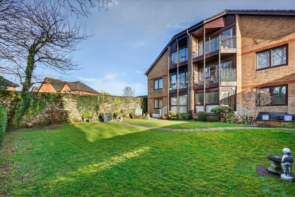 2 bed flat for saleHill Street, Largs KA30