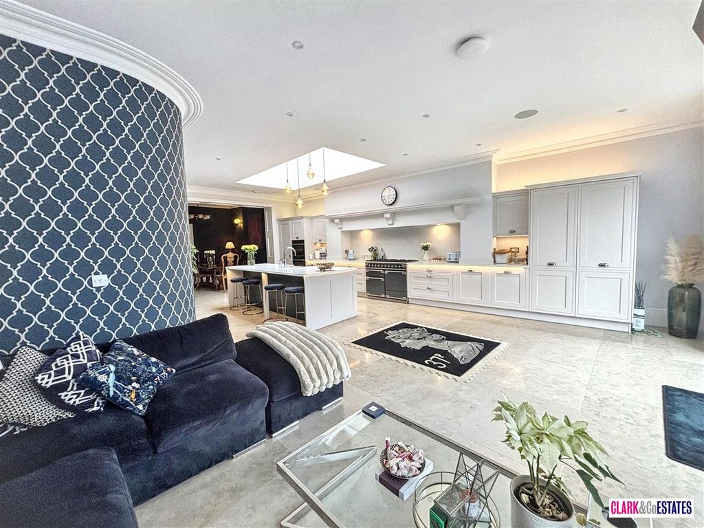 Additional image 4 of 5 bed flat for salePowderham Crescent, Exeter EX4