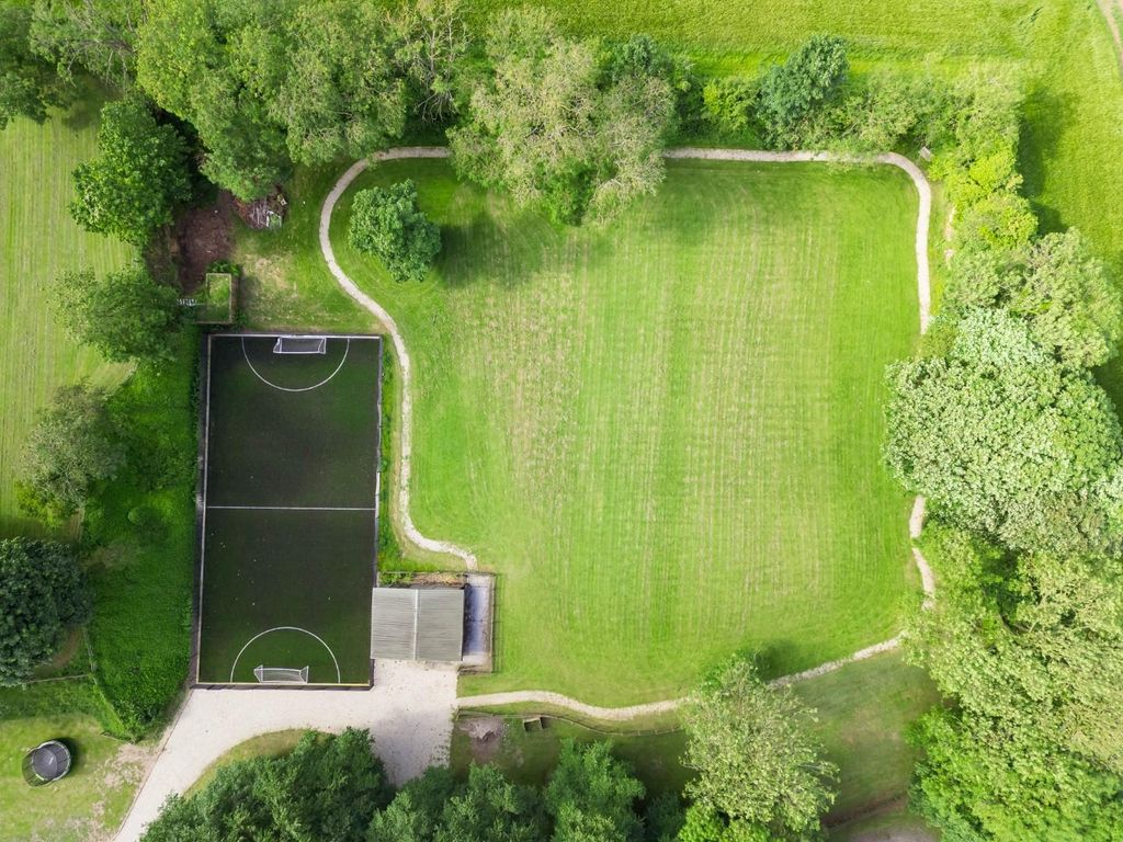 Additional image 40 of 5 bed detached house for saleCrocodile House, Manor Gardens, Thorner, Leeds LS14