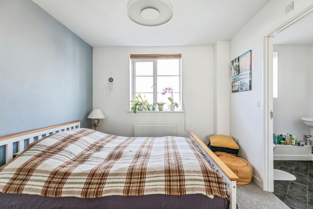Additional image 8 of 2 bed flat for saleMolyneux Square, Peterborough PE7