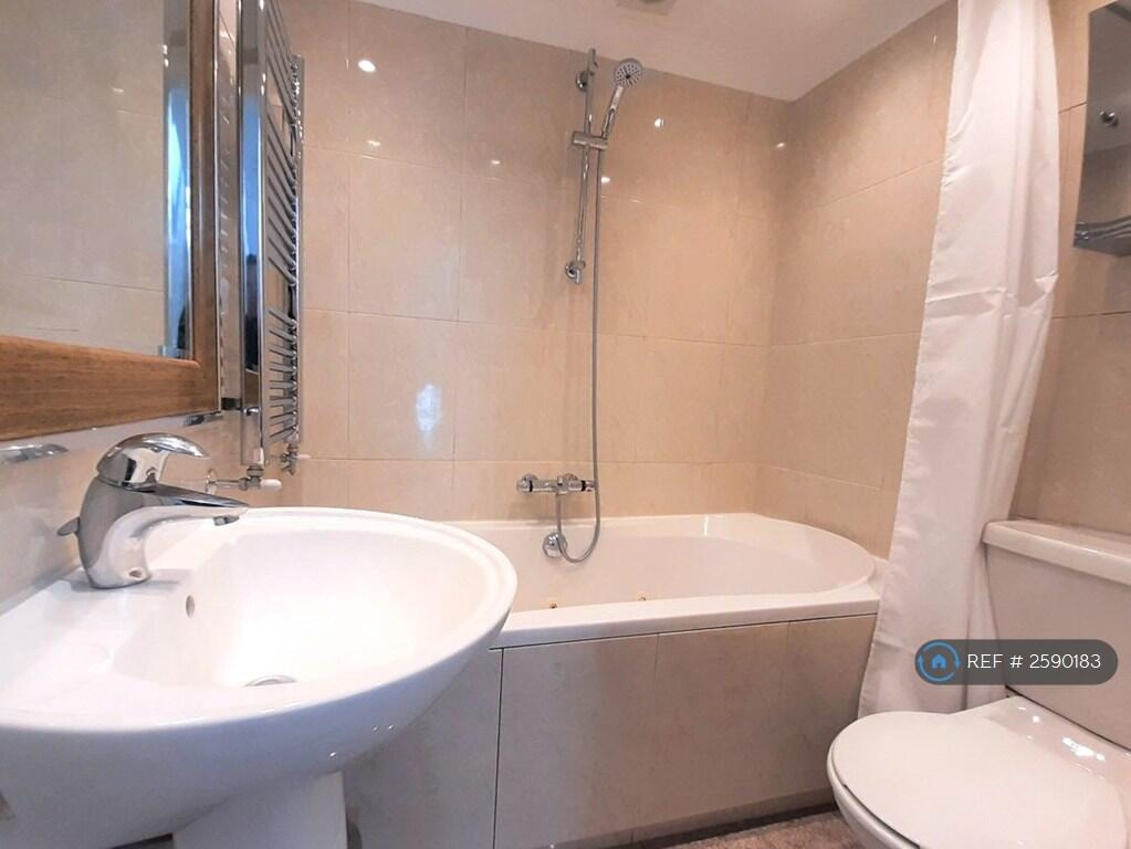 Additional image 11 of 2 Bed Penthouse, Gloucester Avenue, NW1, N1 7GU