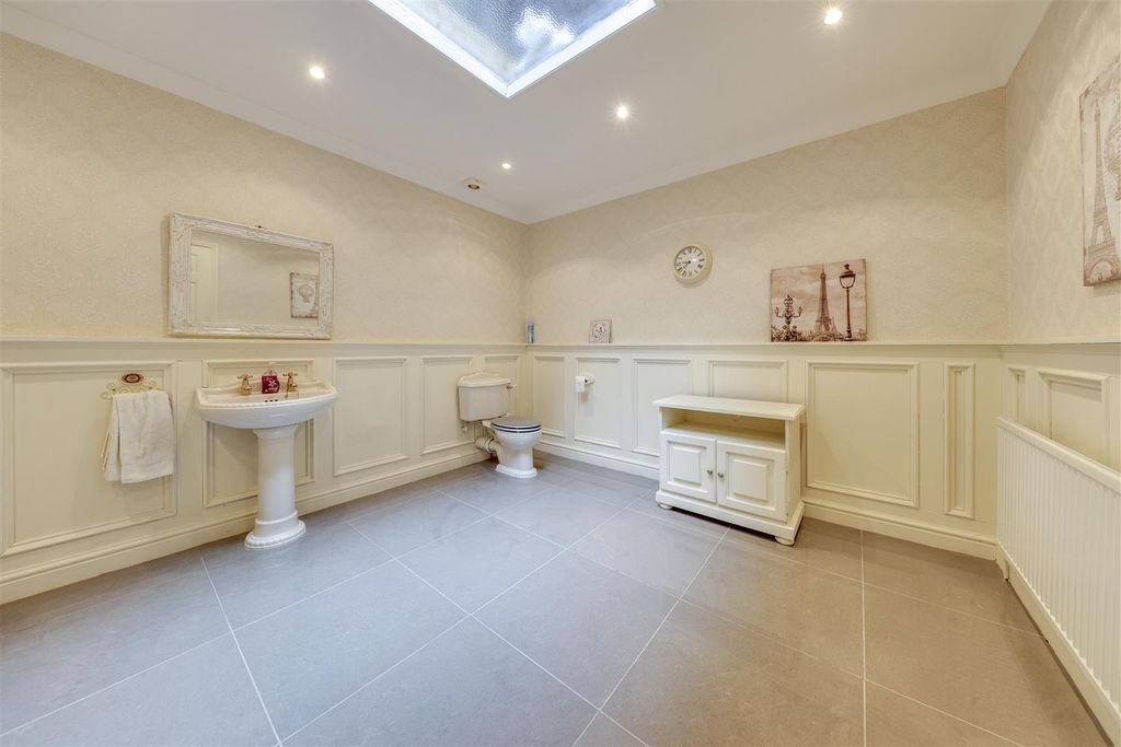 Additional image 36 of 6 bed detached house for saleBurnley Road, Loveclough, Rossendale - Over 10, 000Sqft Of Accommodation BB4