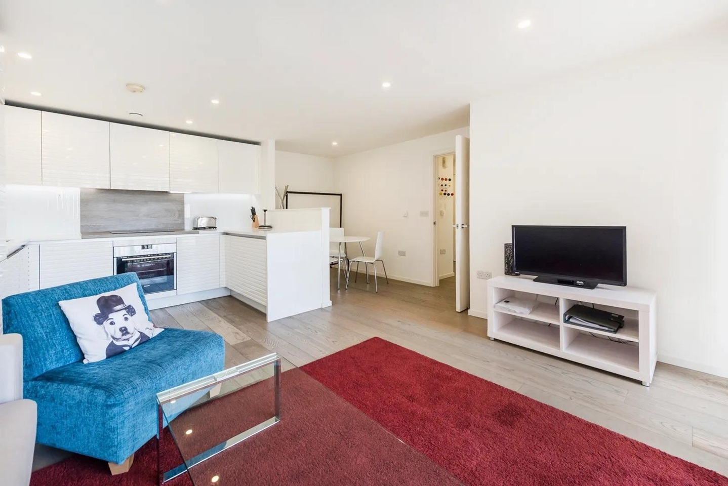 Additional image 4 of 2 Bed Flat, Central St, EC1V, N1 7GU