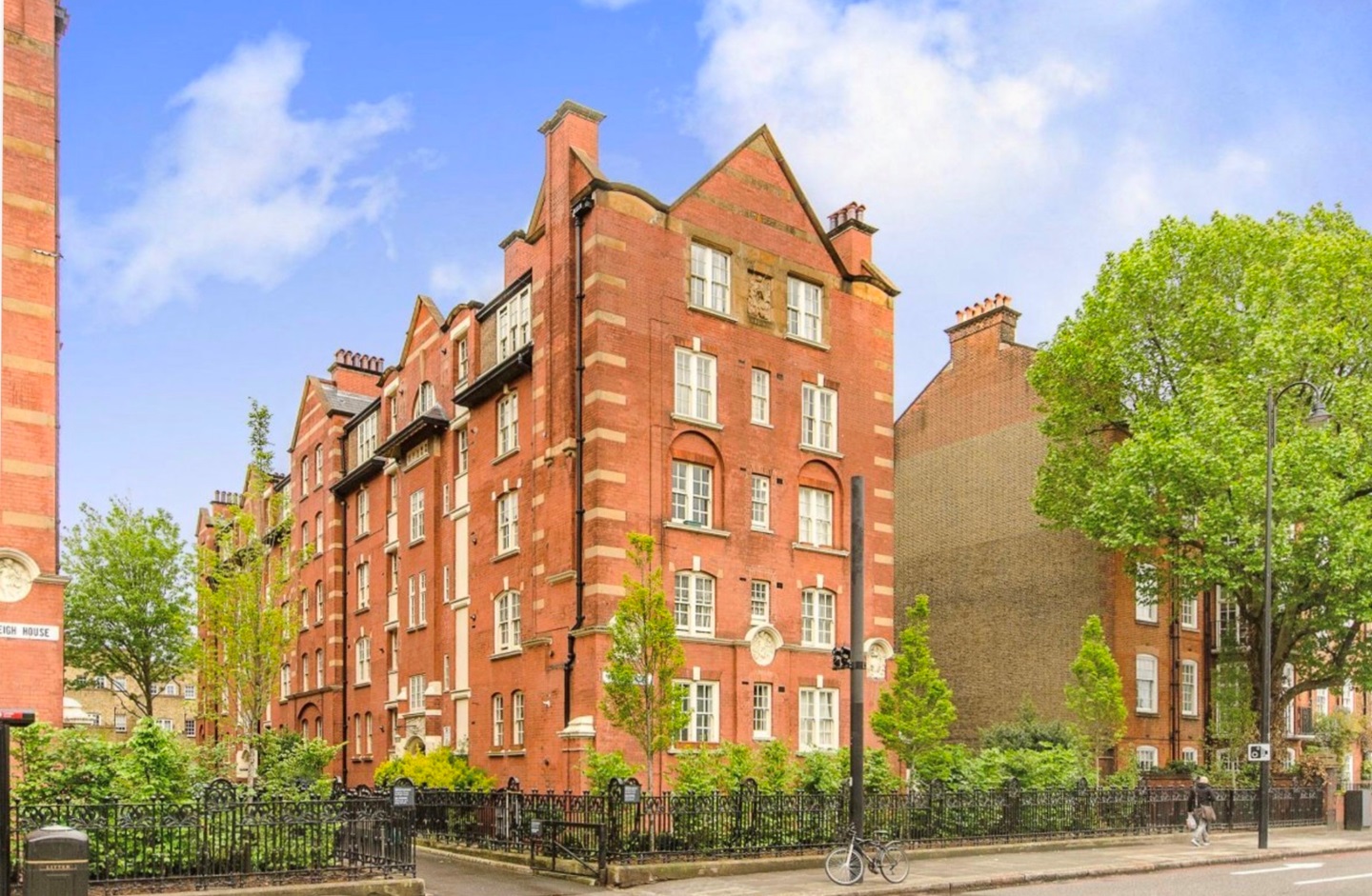 1 Bed Flat, Beaufort Street, SW3, N1 7GU