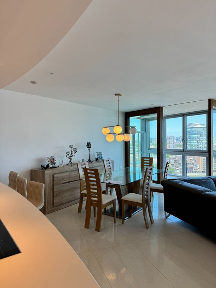 3 Bed Flat, St. George Wharf, SW8, N1 7GU