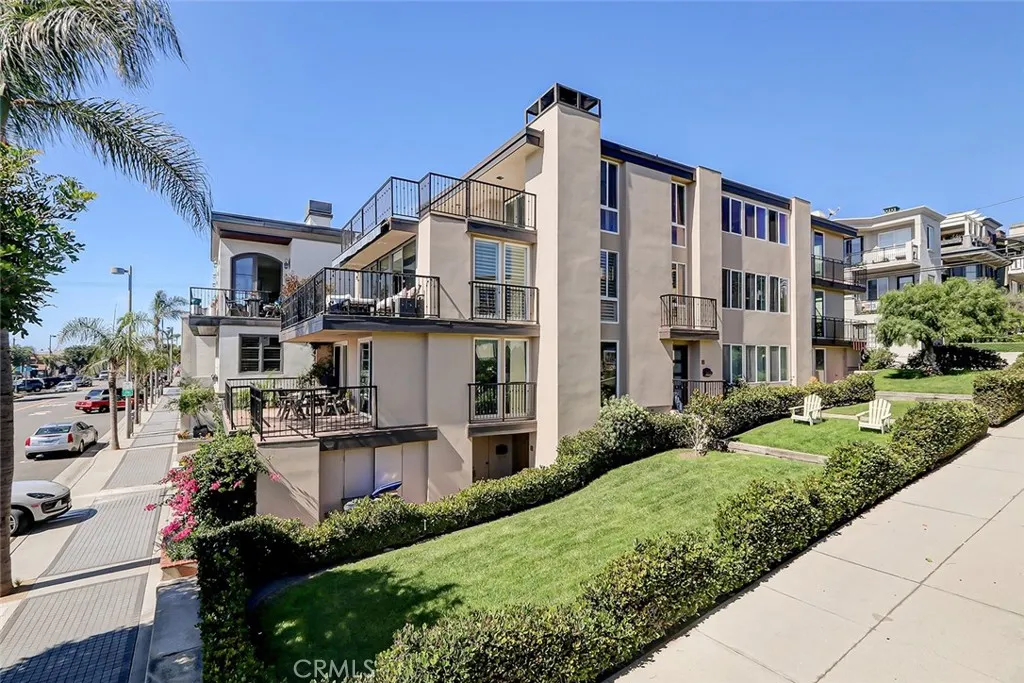 800 Manhattan Ave, Manhattan Beach, CA 90266
