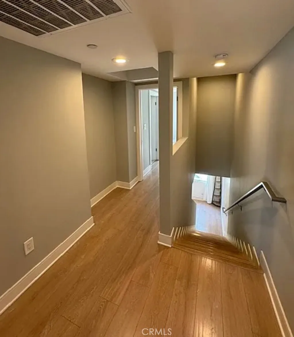 Additional image 18 of 427 N Heliotrope Dr, Los Angeles, CA 90004