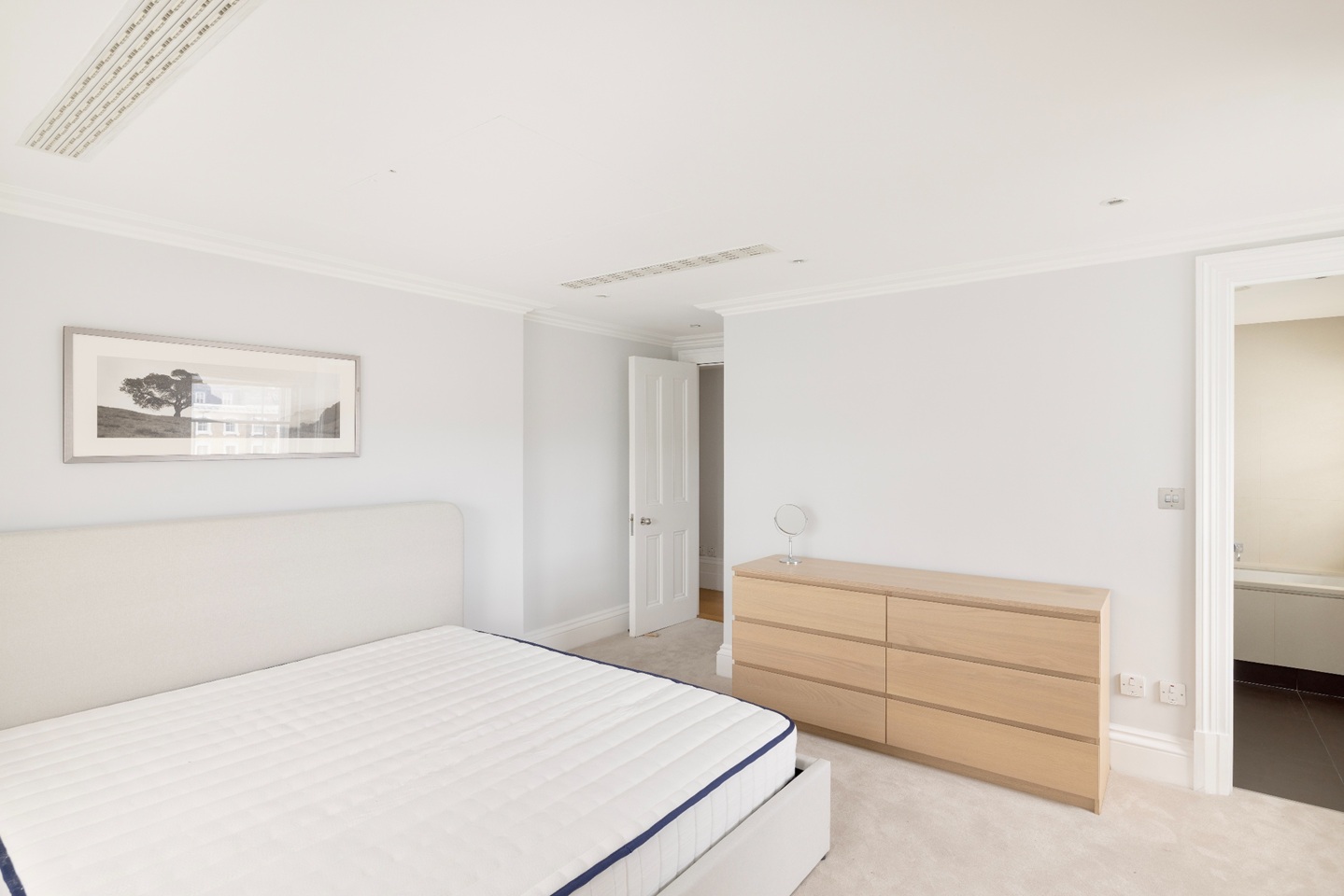 Additional image 7 of 2 Bed Flat, Kings Road, SW3, N1 7GU