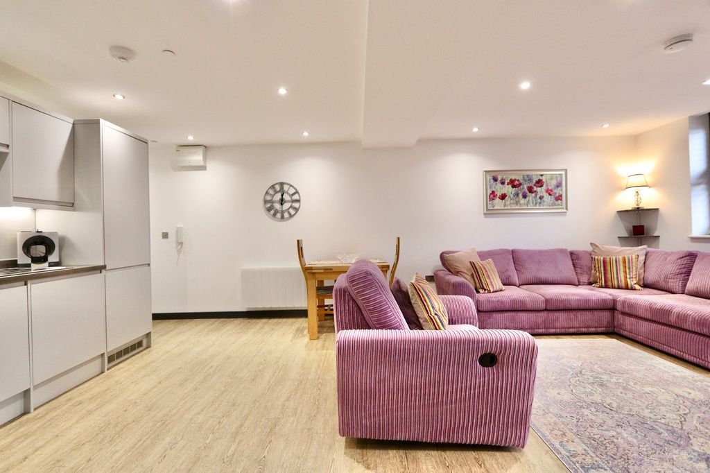 Additional image 7 of 2 bed flat for saleWilliam Street, Gilfach CF81