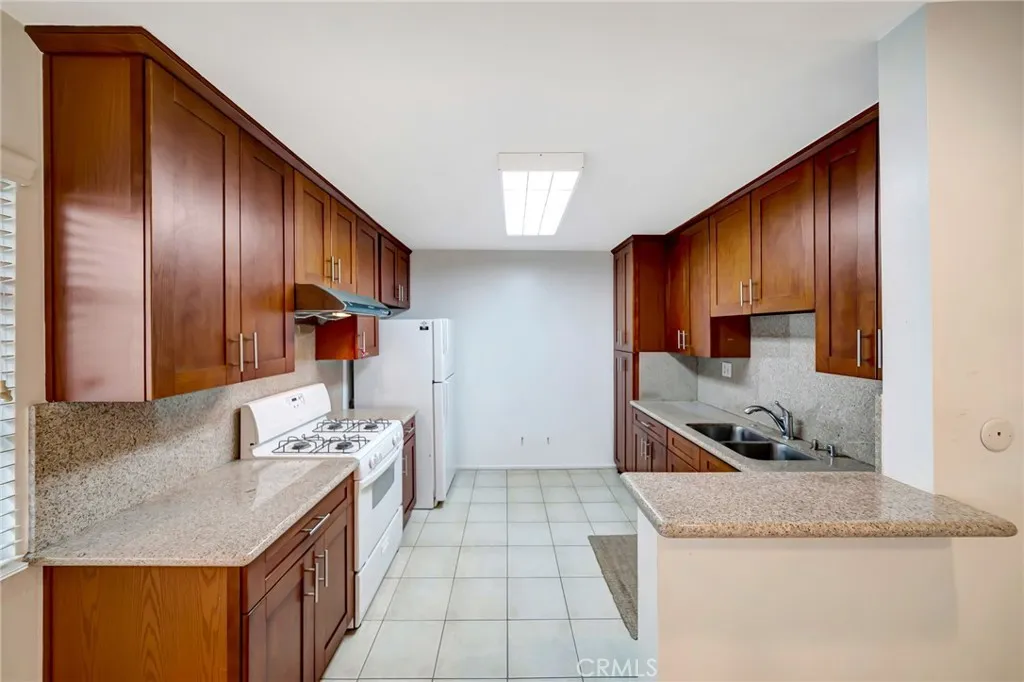 Additional image 10 of 5315 Zelzah Ave Unit 6, Encino, CA 91316