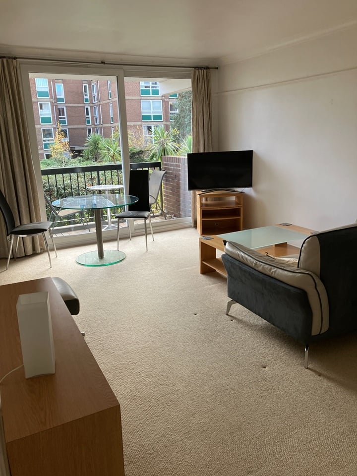 1 Bed Flat, Vanbrugh Court, SE11, N1 7GU