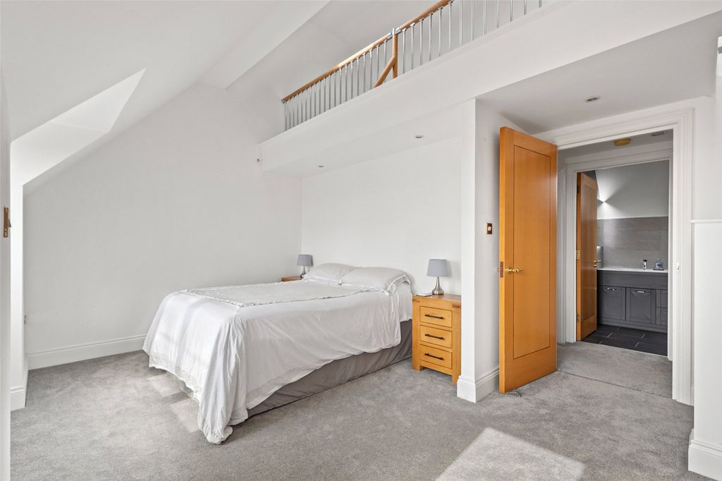 Additional image 10 of 3 bed flat for saleFlat 16 Mansion House, Bryn Y Mor, Narberth Road, Tenby, Pembrokeshire SA70