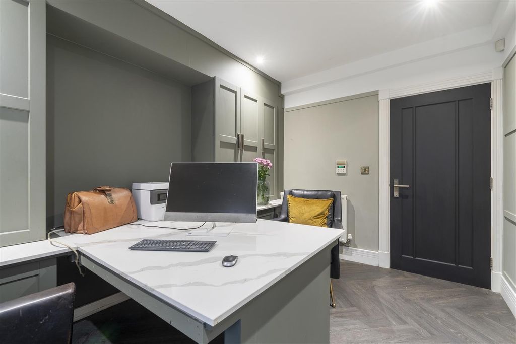 Additional image 33 of 7 bed property for saleLovelace Avenue, Solihull B91