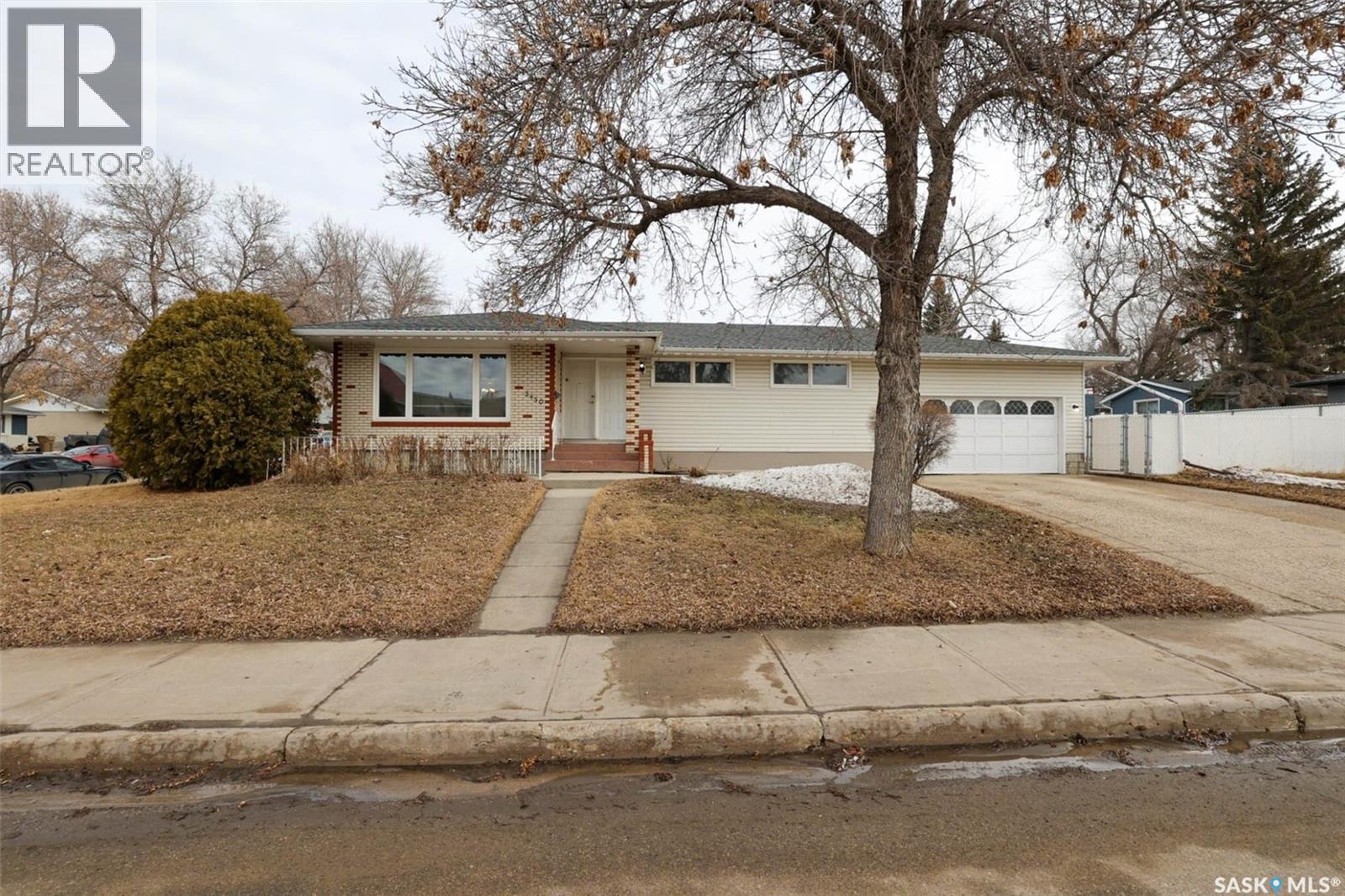 Additional image 2 of 5450 Sherwood Drive, Regina, SK, S4R5M3