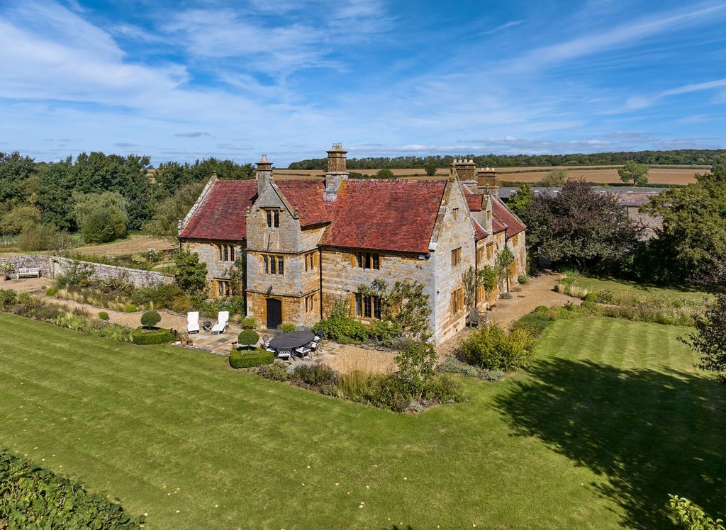 Additional image 11 of 6 bed detached house for salePlumpton, Nr Towcester, South Northamptonshire NN12