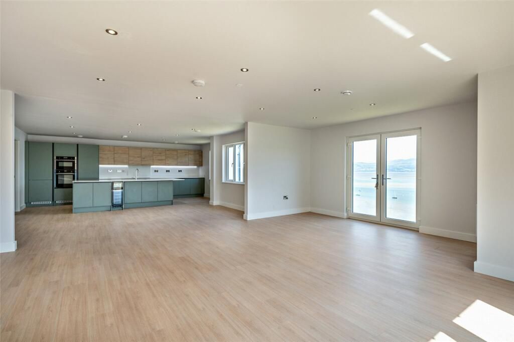 4 bed penthouse for saleBeaumaris LL58