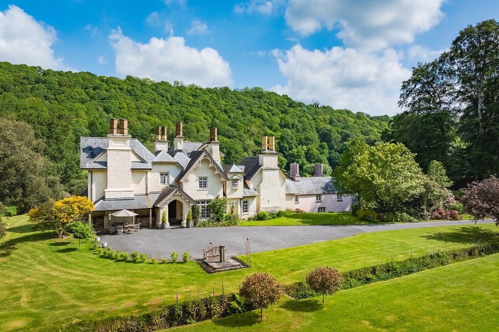 7 bed detached house for saleBoncath SA37