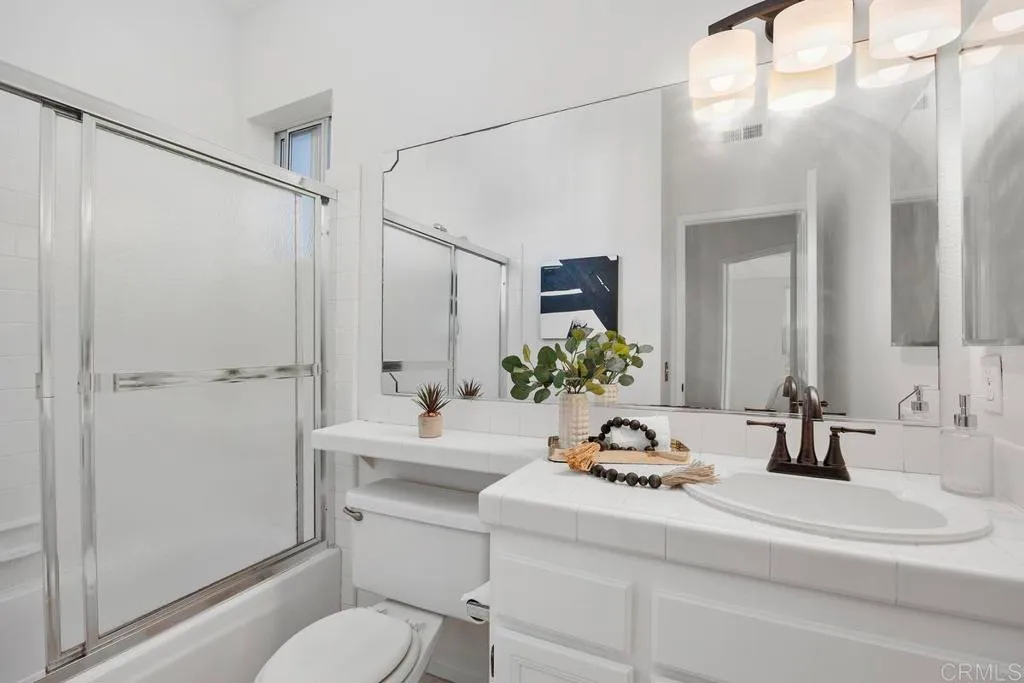 Additional image 57 of 7122 Calabria Court Unit E, San Diego, CA 92122