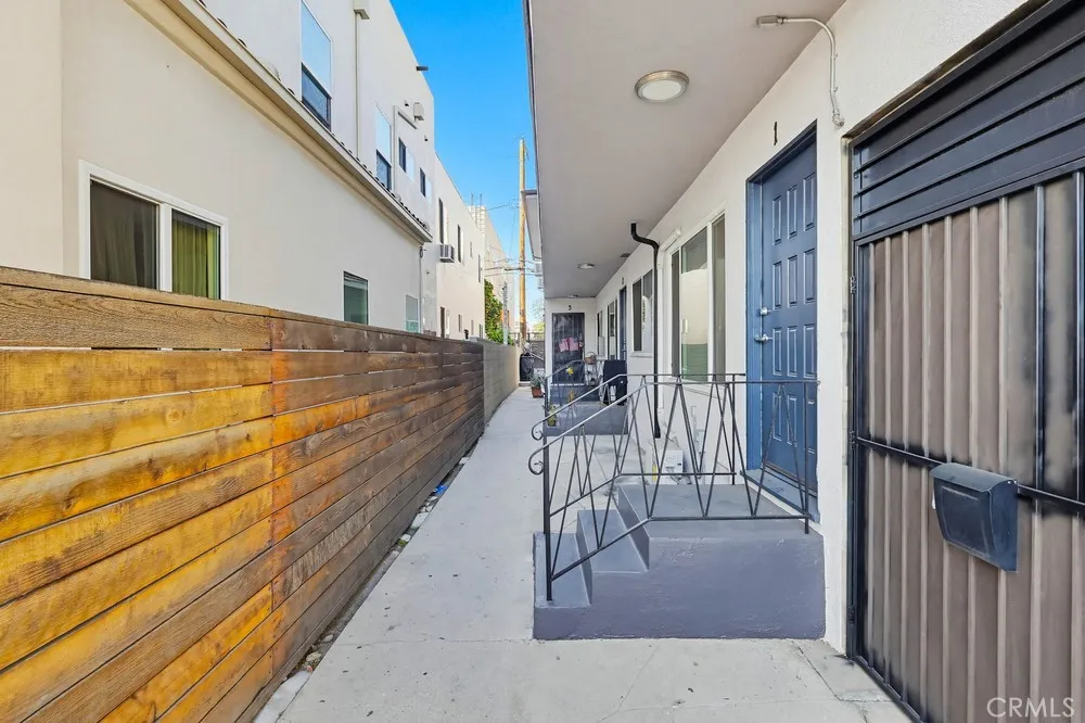 Additional image 50 of 6065 Pickford Place Unit 1, Los Angeles, CA 90035