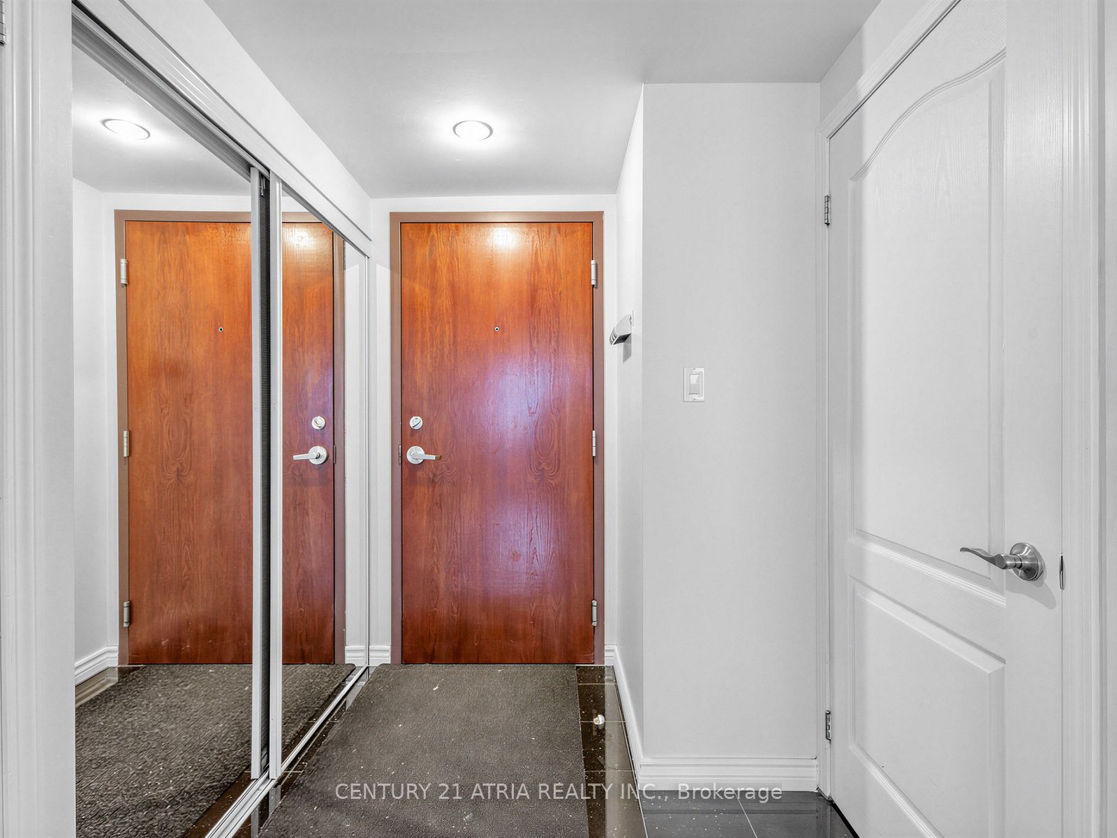 Additional image 4 of 601-263 Wellington Street W, Toronto, ON, M5V 3P9