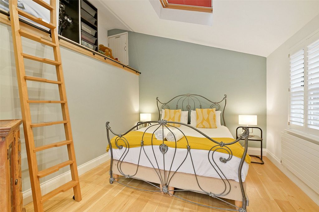 Additional image 8 of 2 bed flat for saleStation Road, Henley-On-Thames, Oxfordshire RG9