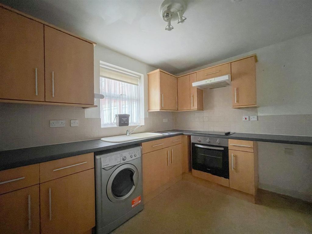 2 bed flat for saleLongridge Way, Weston-Super-Mare BS24 photo 3