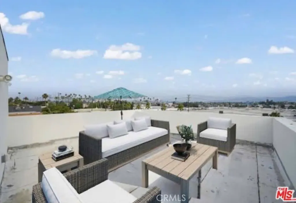 4537 W 16th Unit 1/2, Los Angeles, CA 90019
