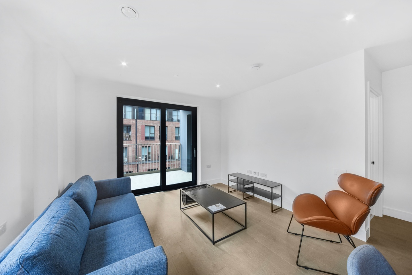 2 Bed Flat, Hewson Way, SE17, N1 7GU