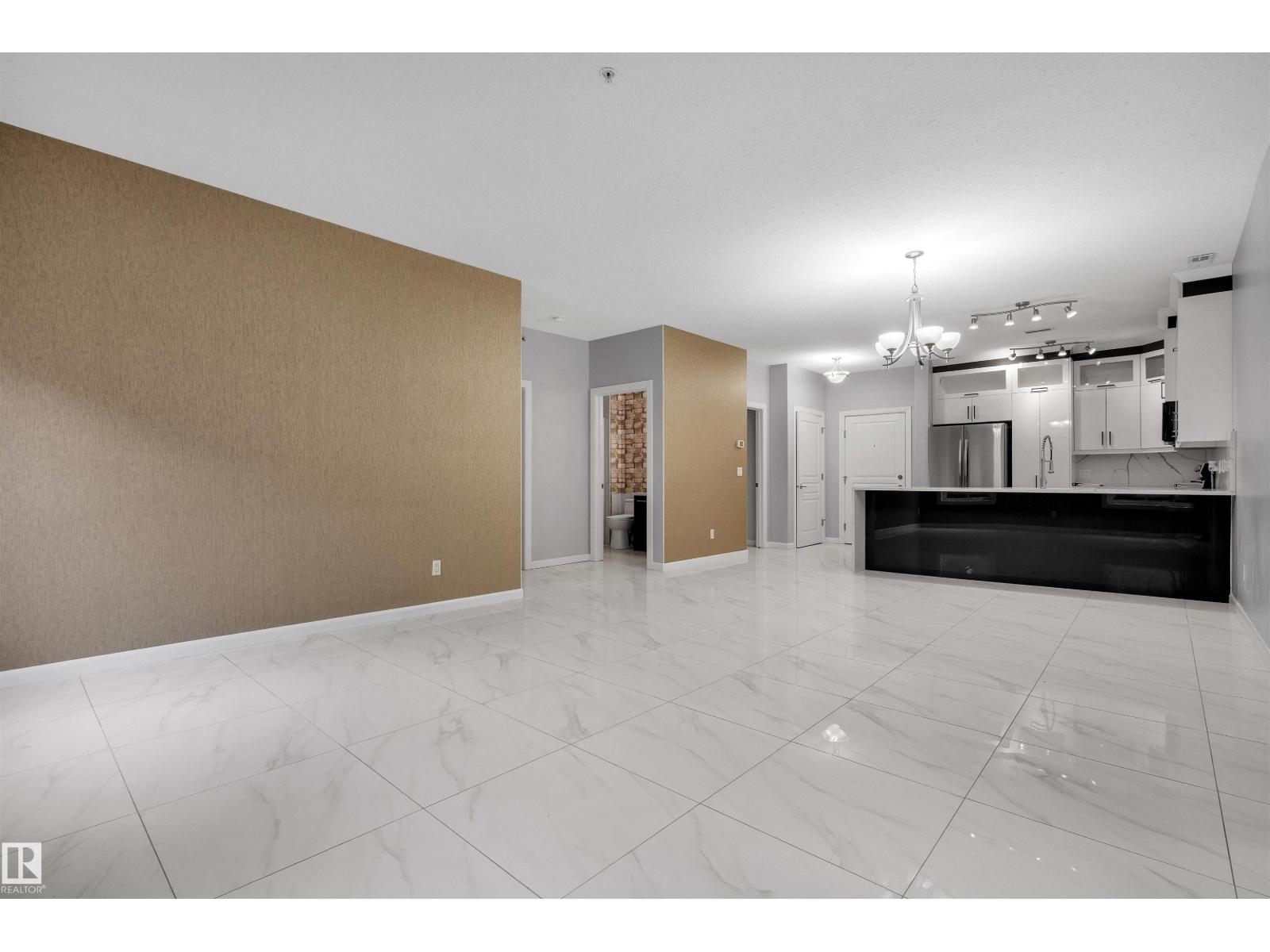 Additional image 3 of 105-160 Magrath Road NW, Edmonton, AB, T6R3T7