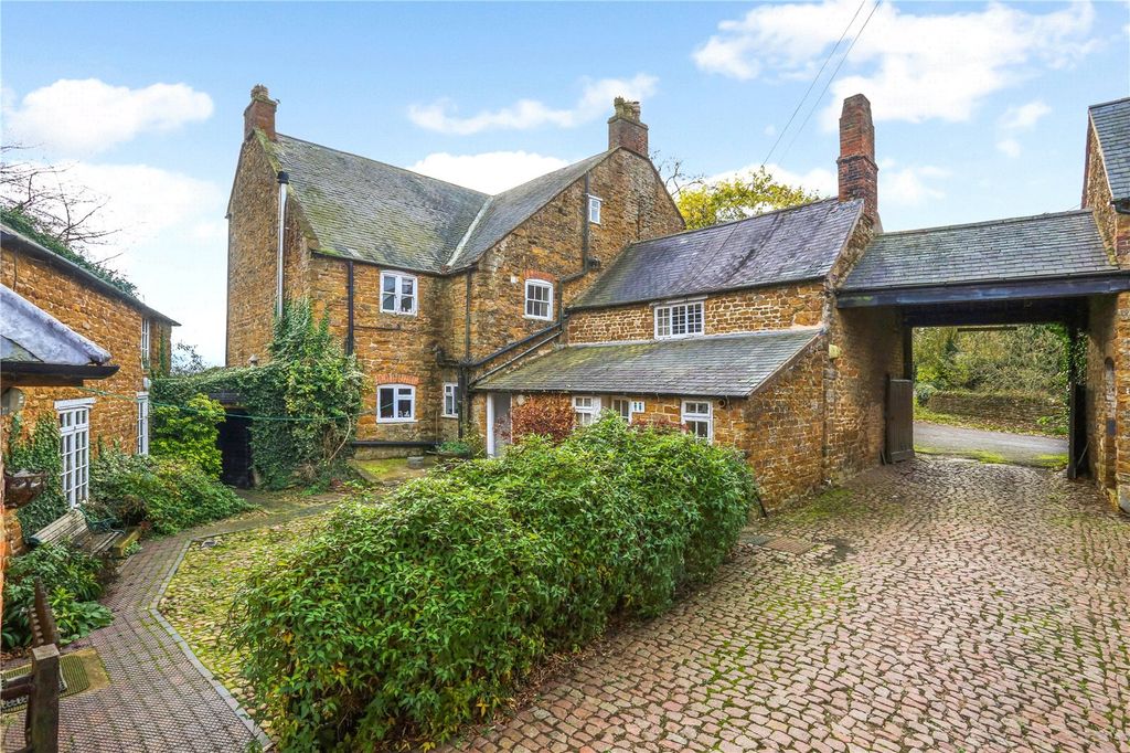 Additional image 10 of 6 bed detached house for saleHalstead House Farm, Oakham Road, Tilton On The Hill, Leicestershire LE7