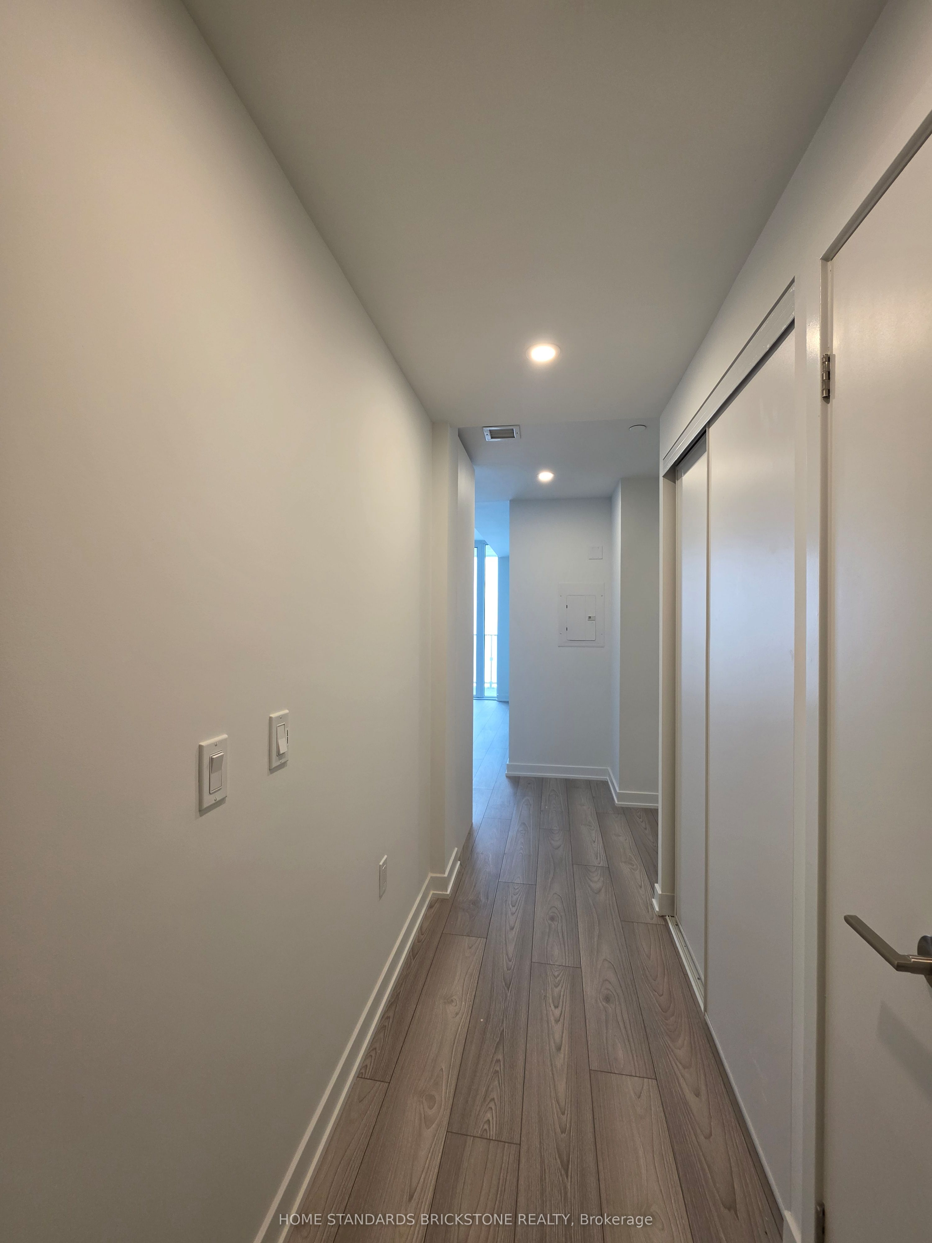 Additional image 2 of 2313-1 Fairview Drive E, Mississauga, ON, L5A 0B4