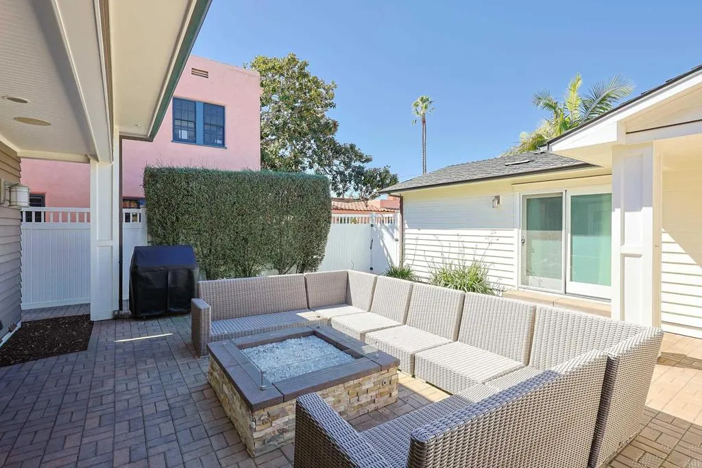 Additional image 98 of 940 J Avenue, Coronado, CA 92118