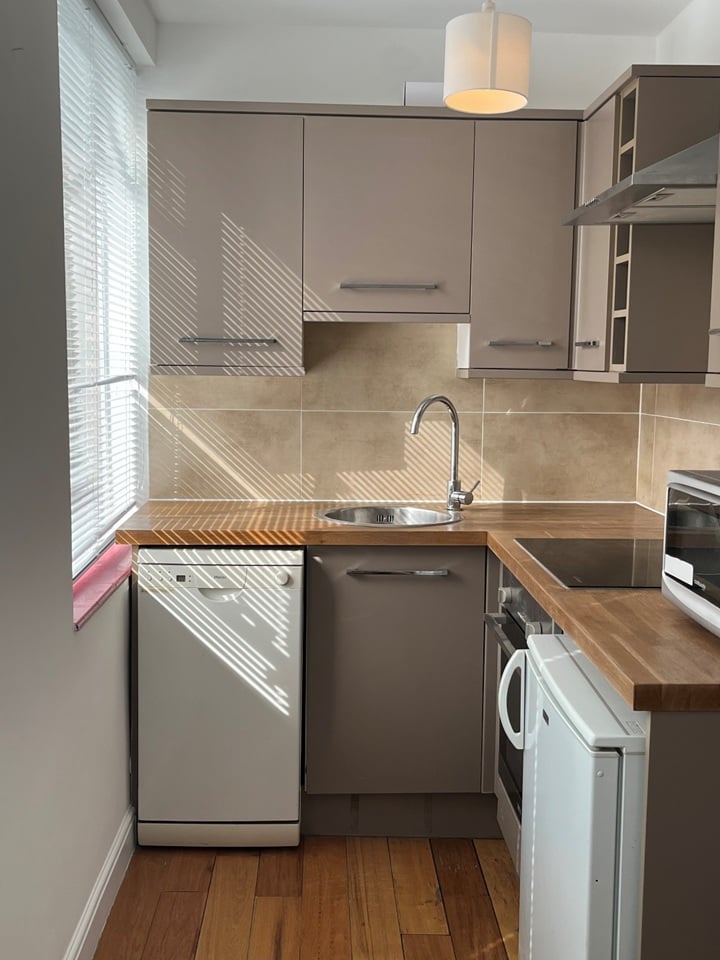 Studio Flat, Wilton Road, SW1V, N1 7GU