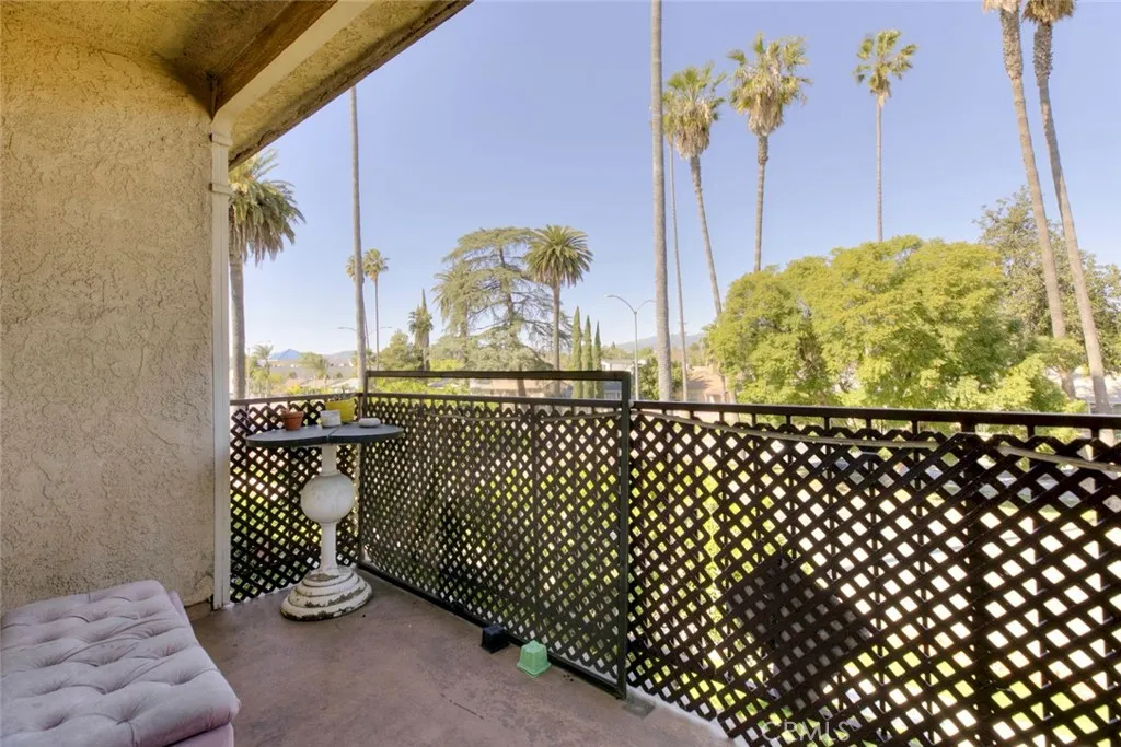 Additional image 76 of 17522 Sherman Way Unit 202, Van Nuys, CA 91406