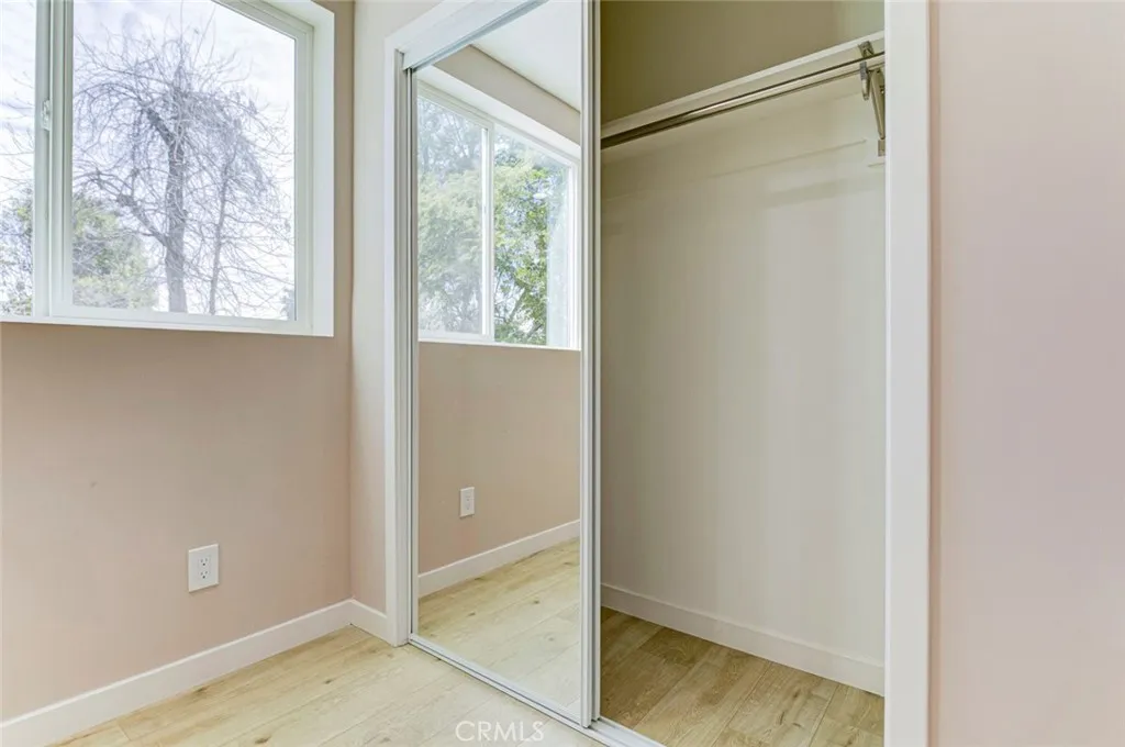 Additional image 19 of 15557 Wyandotte Street, Van Nuys, CA 91406