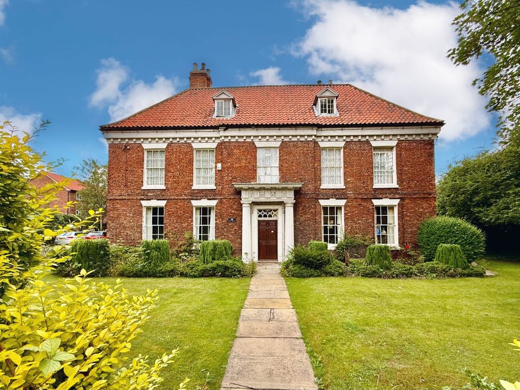 9 bed detached house for saleNewport, Barton-Upon-Humber DN18
