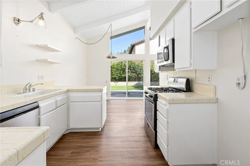 Additional image 13 of 14 Rock Springs, Irvine, CA 92604