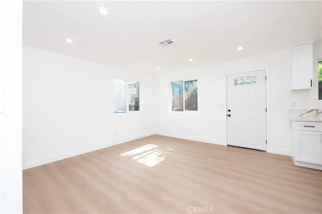 Additional image 3 of 5739 S St Andrews Pl Unit 1/2, Los Angeles, CA 90062