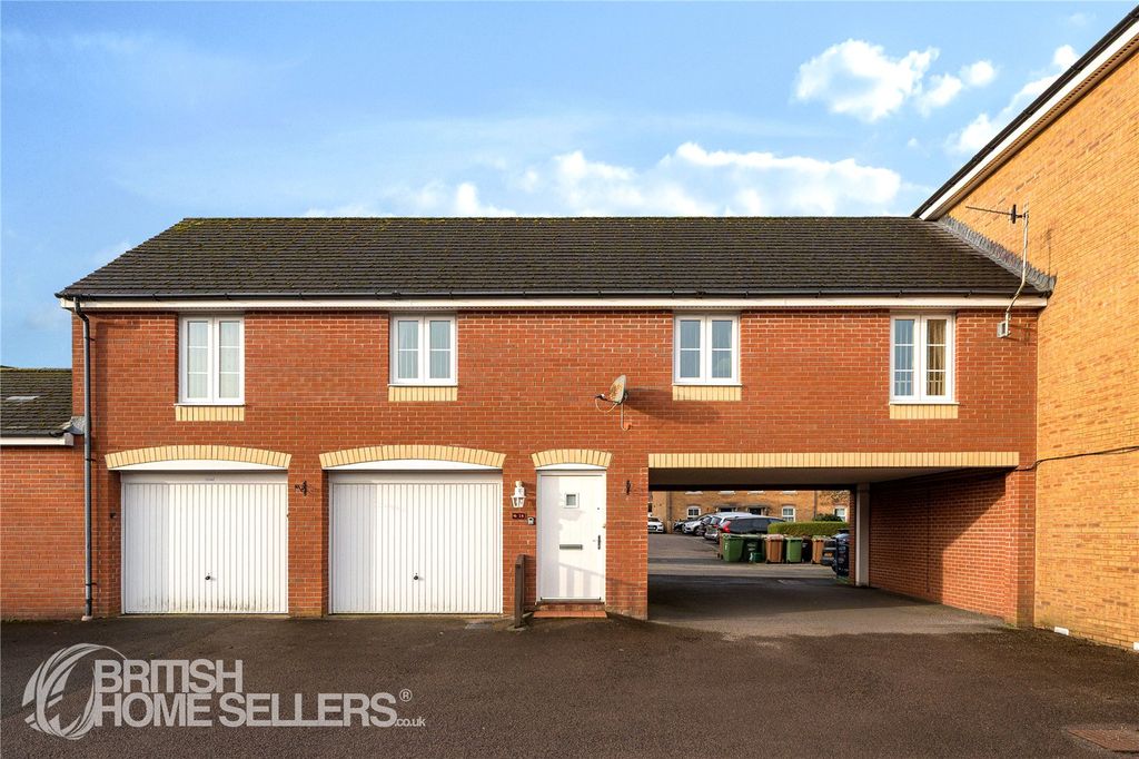2 bed flat for saleRed Kite Close, Penallta, Hengoed, Caerphilly CF82