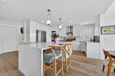 Additional image 7 of 46 Springbluff Boulevard SW, Calgary, AB, T3H 4V6