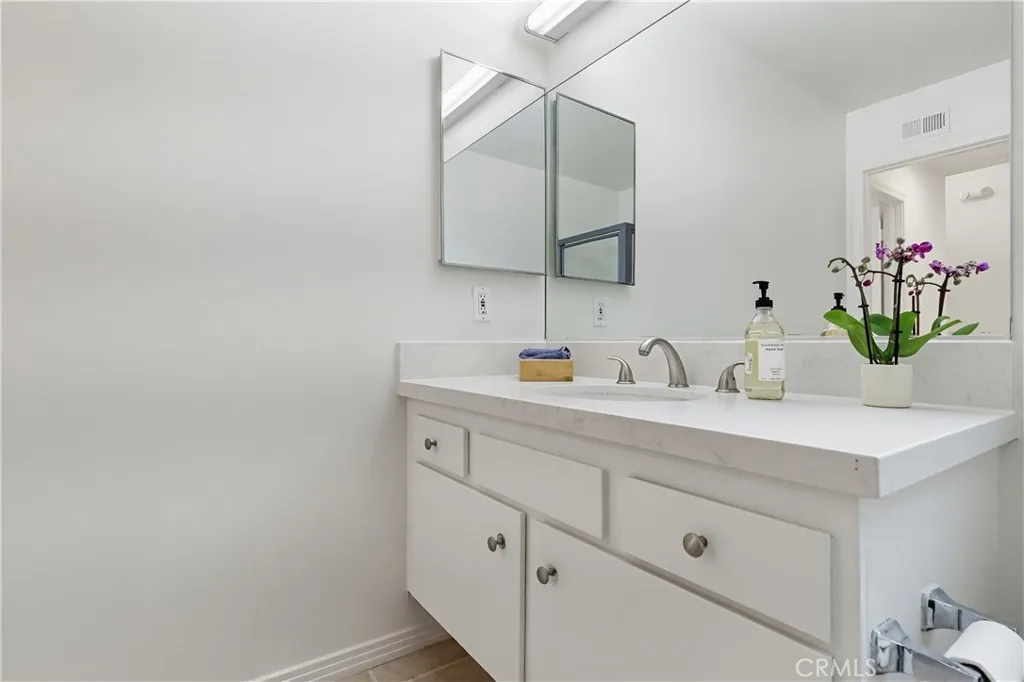 Additional image 60 of 18102 Hatteras St, Tarzana, CA 91356