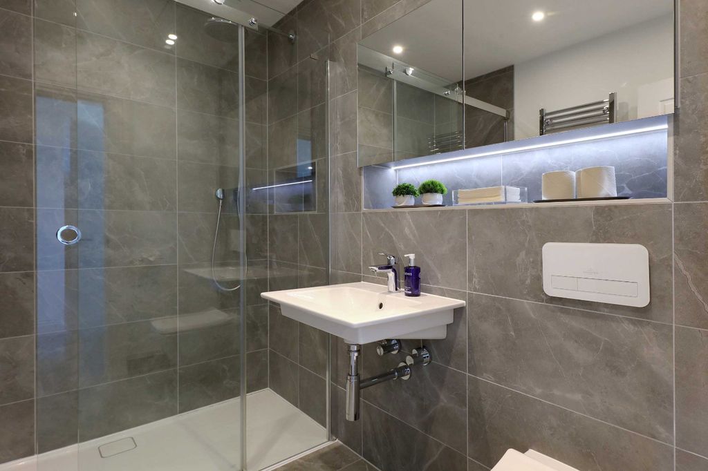 Additional image 18 of 4 bed flat for saleGlen Island, Taplow, Buckinghamshire SL6