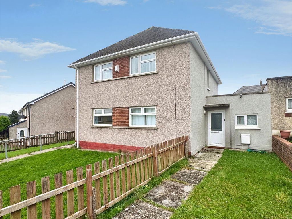 2 bed flat for saleTregelles Road, Neath SA10