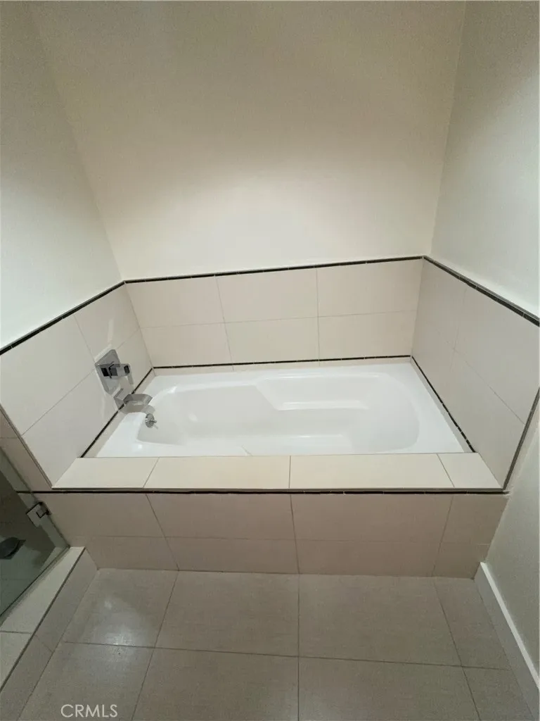 Additional image 33 of 600 S Ridgeley Dr, Los Angeles, CA 90036