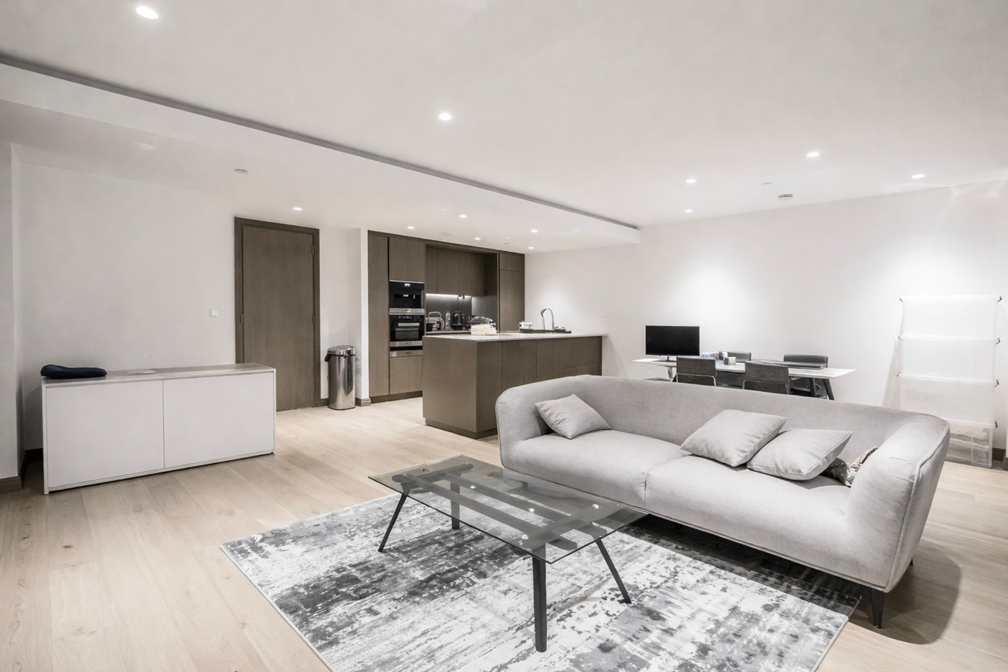 2 Bed Flat, Blackfriars Road, SE1, N1 7GU