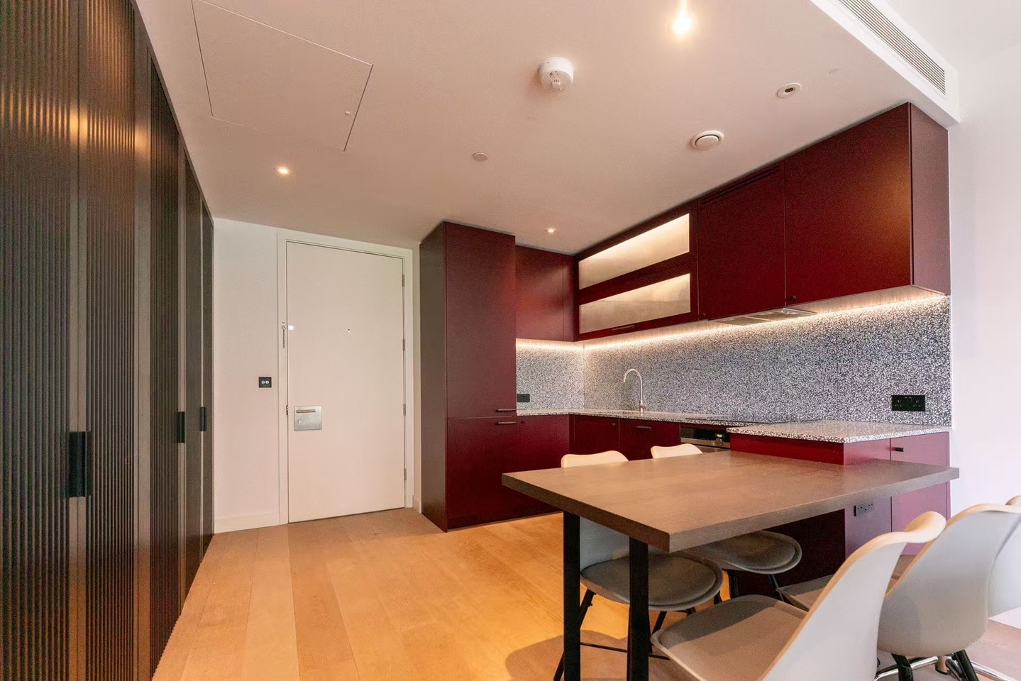 Additional image 3 of 2 Bed Flat, Viaduct Gardens, SW11, N1 7GU